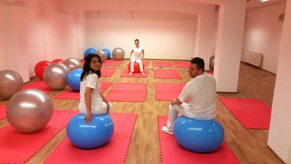 Maj Hotel Medical Wellness 피에슈타니 외부 사진